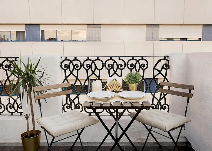 Romantic Gem With 2 Terraces In Alcantara Apartment *