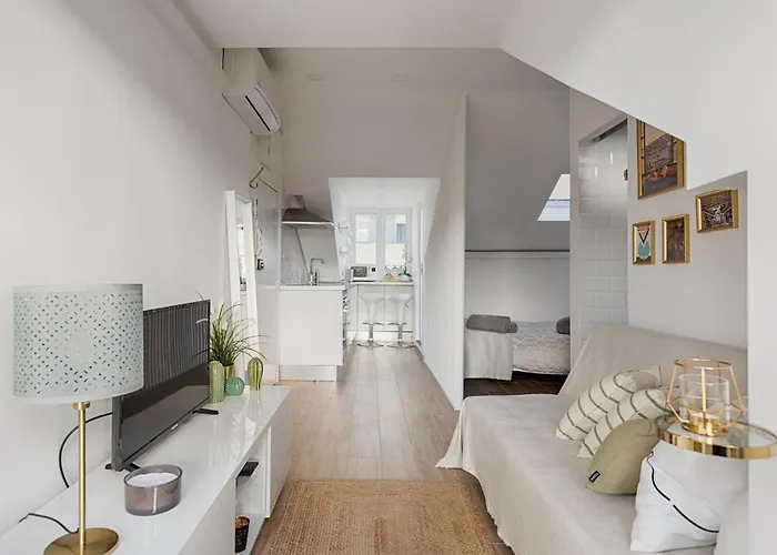 Romantic Gem With 2 Terraces In Alcântara Lisboa